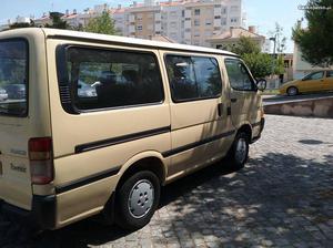 Toyota HiAce Tower Novembro/94 - à venda - Ligeiros