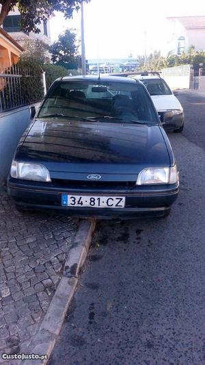 Ford Fiesta Newport Dezembro/93 - à venda - Ligeiros