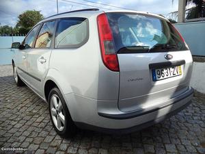 Ford Focus Station 1.4i Sport Maio/05 - à venda - Ligeiros