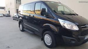 Ford Tourneo Custom 9 lugares Abril/14 - à venda -