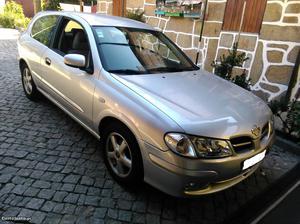 Nissan Almera v Estimado Janeiro/01 - à venda -