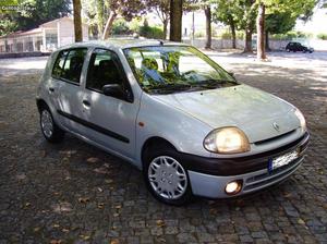 Renault Clio 1.2 5p 139mil km Agosto/00 - à venda -