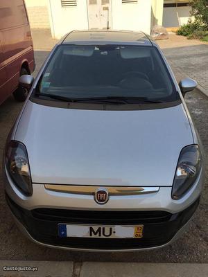 Fiat Punto EVO 1.4 BI-FUEL Abril/12 - à venda - Ligeiros