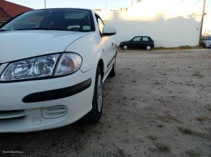 Nissan Almera 2.2 comercial Setembro/00 - à venda -