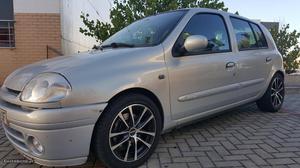 Renault Clio 1.2 C/DA Agosto/00 - à venda - Ligeiros