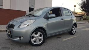 Toyota Yaris 1.0 vvti full extras Dezembro/05 - à venda -