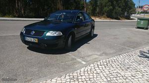 VW Passat pd130cv Julho/01 - à venda - Ligeiros