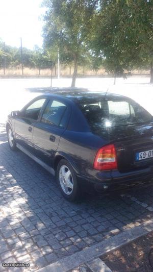Opel Astra Clube v de 98 Novembro/98 - à venda -