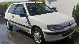Peugeot 106XR branco 97 Janeiro/97 - à venda - Ligeiros