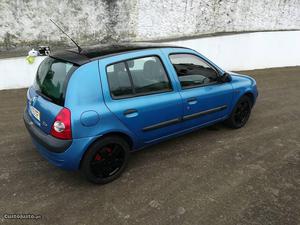 Renault Clio privileg Março/02 - à venda - Ligeiros