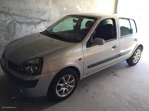 Renault Clio v Março/02 - à venda - Ligeiros