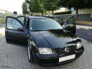 VW Bora Confortline Junho/02 - à venda - Ligeiros