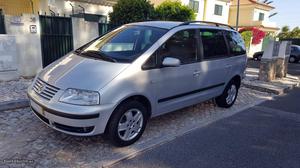 VW Sharan 1.9 TDI 7 Lug Agosto/00 - à venda - Ligeiros