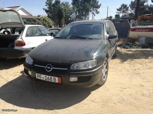 Opel Omega v fullextras Março/98 - à venda -