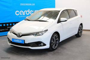 Toyota Auris 1.4D Confort+Sport Novembro/16 - à venda -
