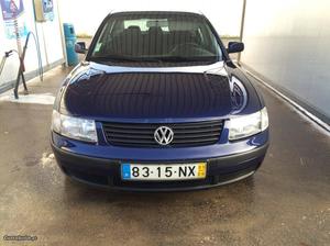 VW Passat CV Agosto/99 - à venda - Ligeiros