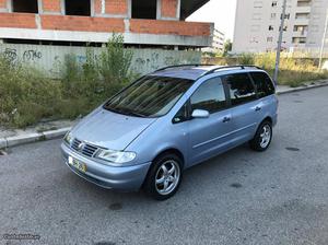 VW Sharan 1.9 TDI 110cv 7 lug Outubro/99 - à venda -