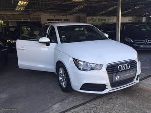 Audi A1 1.6 Tdi Sportback Janeiro/13 - à venda - Ligeiros