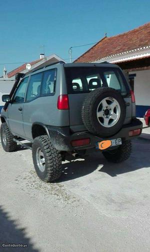 Nissan Terrano II Outubro/94 - à venda - Pick-up/