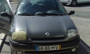 Renault Clio xre, 1,2 Março/99 - à venda - Ligeiros