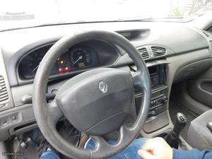 Renault Laguna II Fevereiro/02 - à venda - Ligeiros