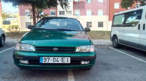 Toyota Carina v Novembro/95 - à venda - Ligeiros