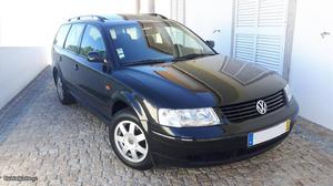 VW Passat 1.9 TDI Outubro/97 - à venda - Ligeiros