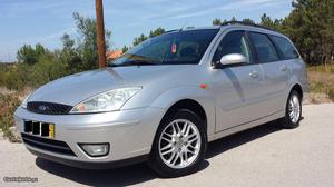 Ford Focus carrinha 1.4 trend Março/03 - à venda -