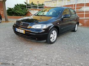 Opel Astra 1.7Dti Diamond  Dezembro/02 - à venda -