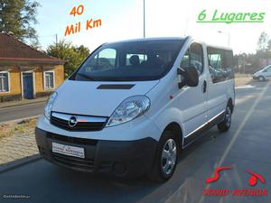 Opel Vivaro 115cv 6 Lugares Setembro/12 - à venda -