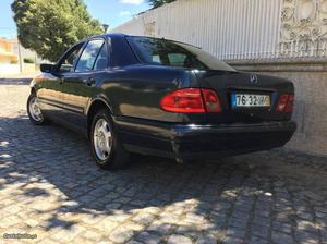 Mercedes e220 d aceito troca por monovolume Novembro/97 - à