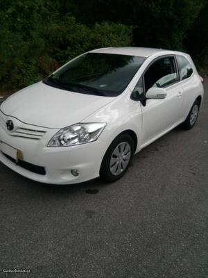 Toyota Auris 1.4 D4D Maio/10 - à venda - Comerciais / Van,