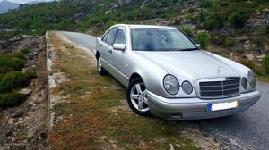 Mercedes-Benz E 220 Diesel Fevereiro/97 - à venda -