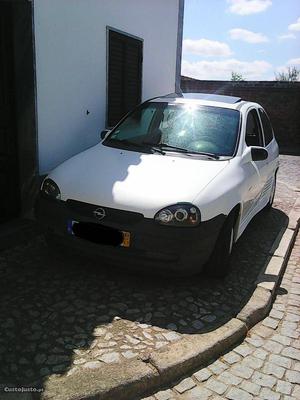 Opel Corsa 1.5d sport Novembro/93 - à venda - Ligeiros