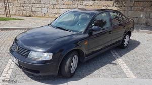 VW Passat 1.9 TDI Nacional Janeiro/97 - à venda - Ligeiros