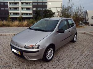 Fiat Punto cv Dezembro/01 - à venda - Ligeiros