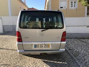 Mercedes-Benz Vito V 220 cdi Março/01 - à venda -