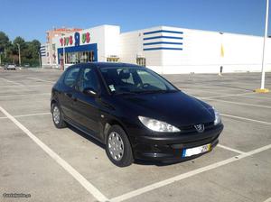 Peugeot  HDI 5Lug 5Portas Março/05 - à venda -