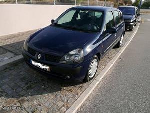 Renault Clio v Janeiro/02 - à venda - Ligeiros