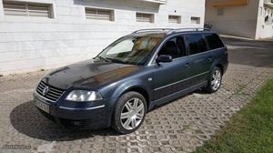 VW Passat 2.5TDI 150cv HIGHLIN Janeiro/02 - à venda -