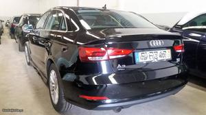 Audi A3 1.6 TDi salvado Março/16 - à venda - Ligeiros