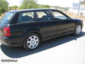 Audi A4 TDI CARRINHA Maio/98 - à venda - Ligeiros