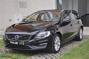 Volvo V60 D4 Summum Julho/15 - à venda - Ligeiros