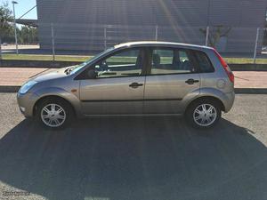 Ford Fiesta 1.4 TDI 5 lugares diesel Janeiro/03 - à venda -