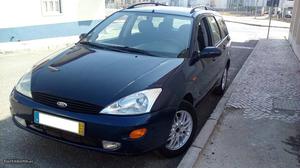 Ford Focus 1.6 SW Março/01 - à venda - Ligeiros