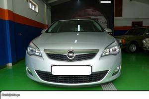 Opel Astra 1.3 CDTI Eco 90cv Janeiro/12 - à venda -