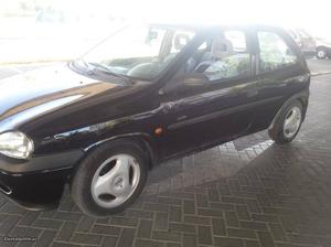 Opel Corsa 1.2 cili 16 valv Março/97 - à venda - Ligeiros