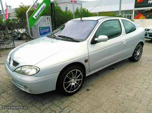 Renault Mégane Coupe Novembro/00 - à venda - Descapotável