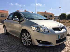 Toyota Auris 1.4 D-4D AC+VSC Maio/07 - à venda - Ligeiros