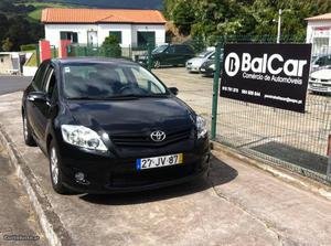 Toyota Auris d4d Outubro/10 - à venda - Ligeiros